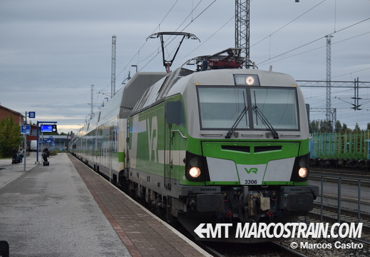 VR Class Sr3 arriving to Kemi station with the IC266 to Helsinki